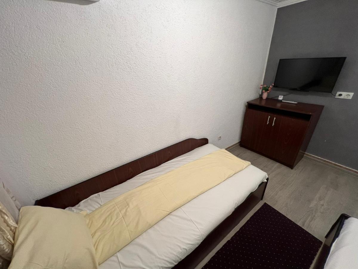 Vila Delia Hotel Oradea Exterior foto
